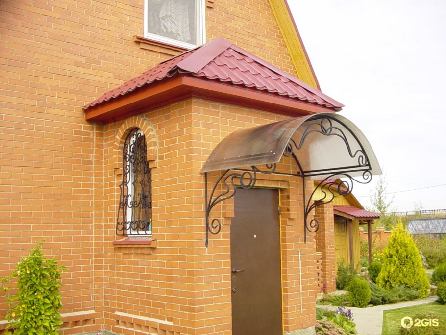 Крыльцо к деревянному дому