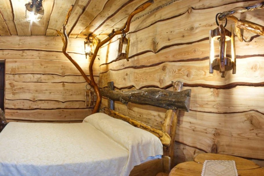 Панно из досок на стену