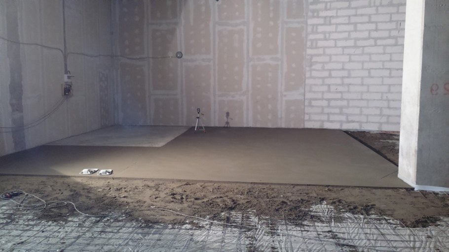 Сухопрессованная стяжка пола технология