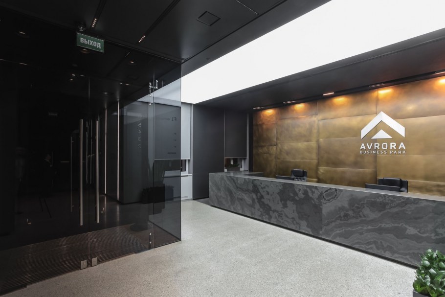 Окна в бетонном доме