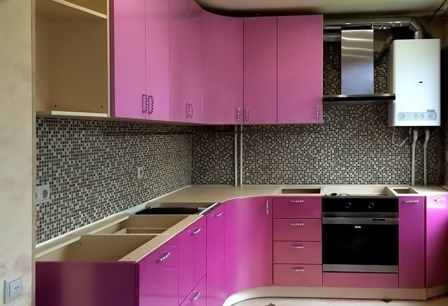 Малиновый кухонный гарнитур