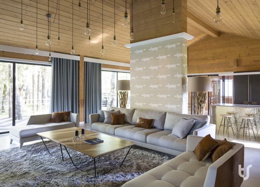 Стильный деревянный интерьер