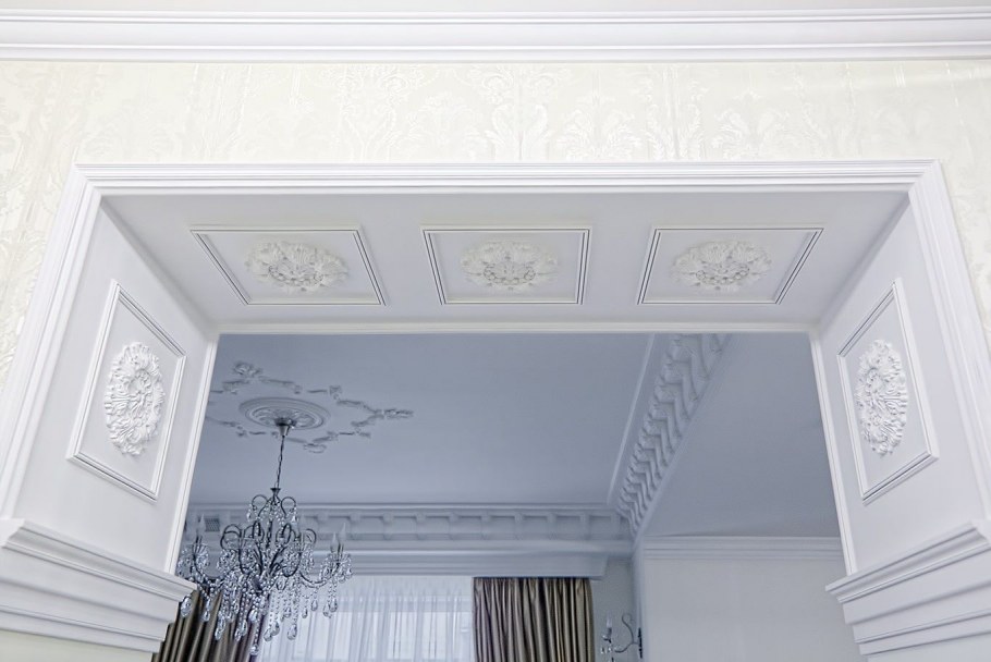 Лепнина с поталью
