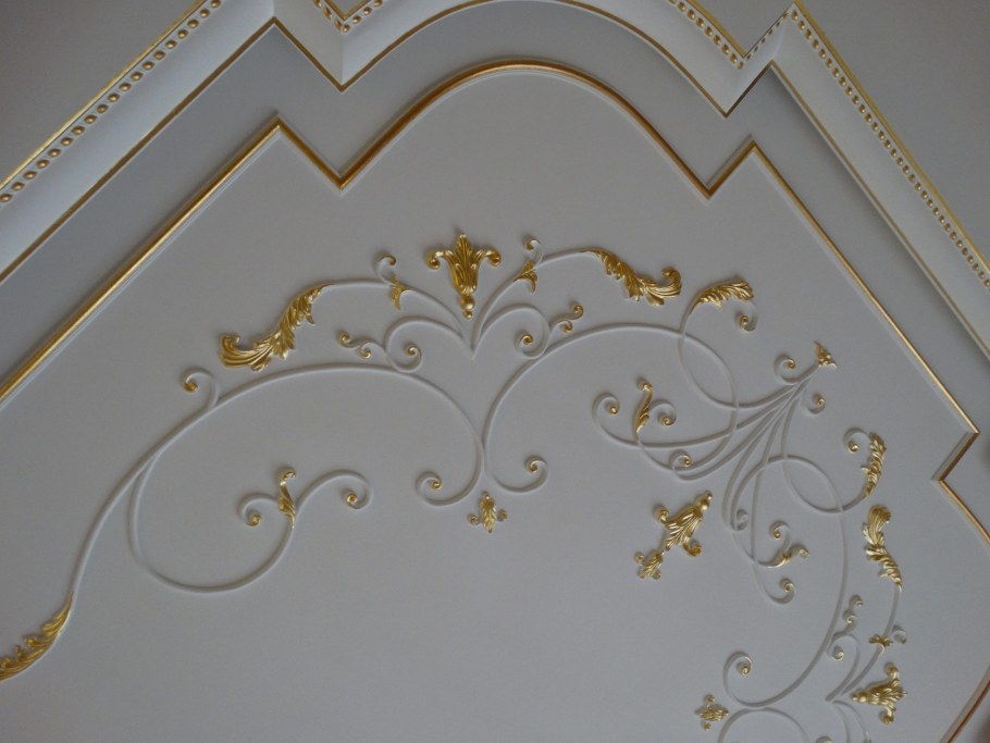 Полуколонны Европласт в доме интерьер