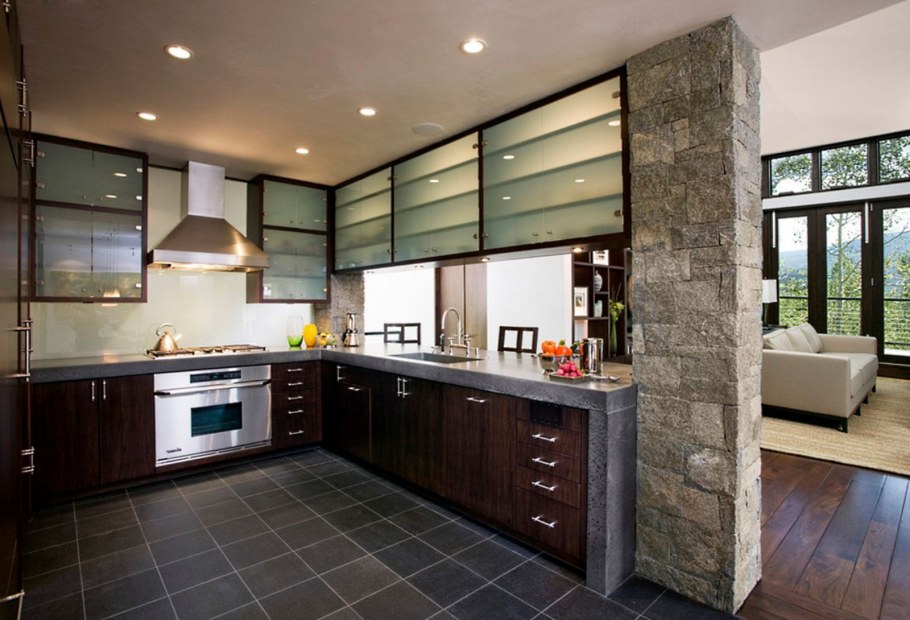 Коричневые кухни