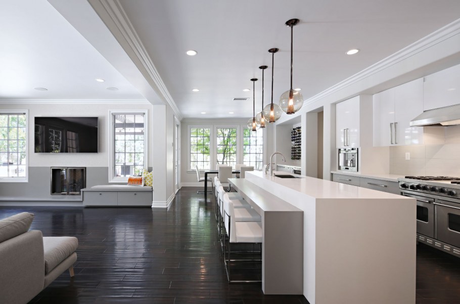 Просторная кухня-гостиная