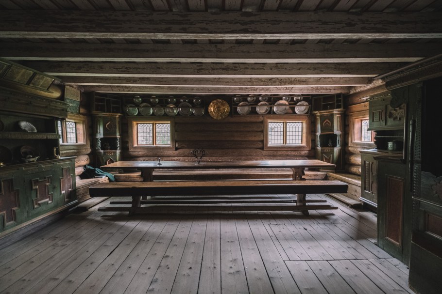 Изба внутри