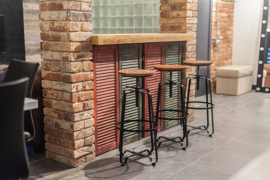 Барная стойка из кирпича