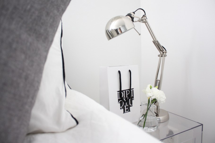 Forså ФОРСО белая лампа в интерьере