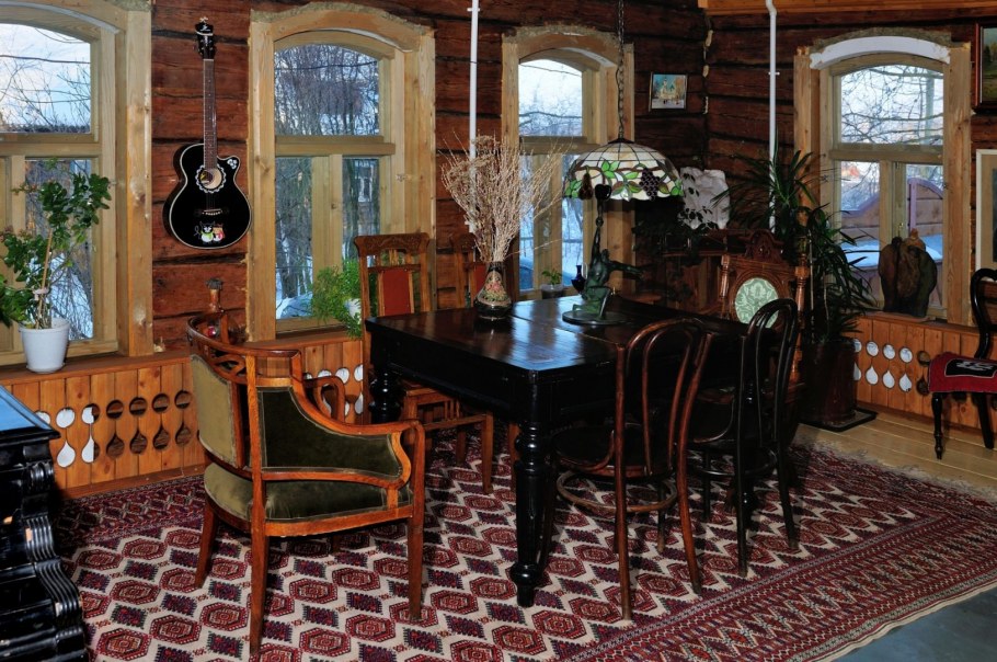 Интерьер внутри дома стула