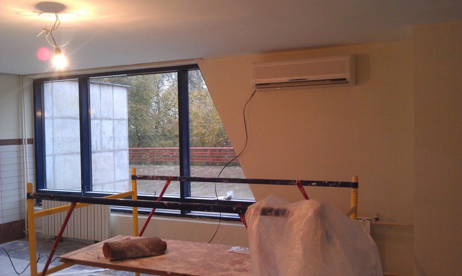 Сплит система в спальне