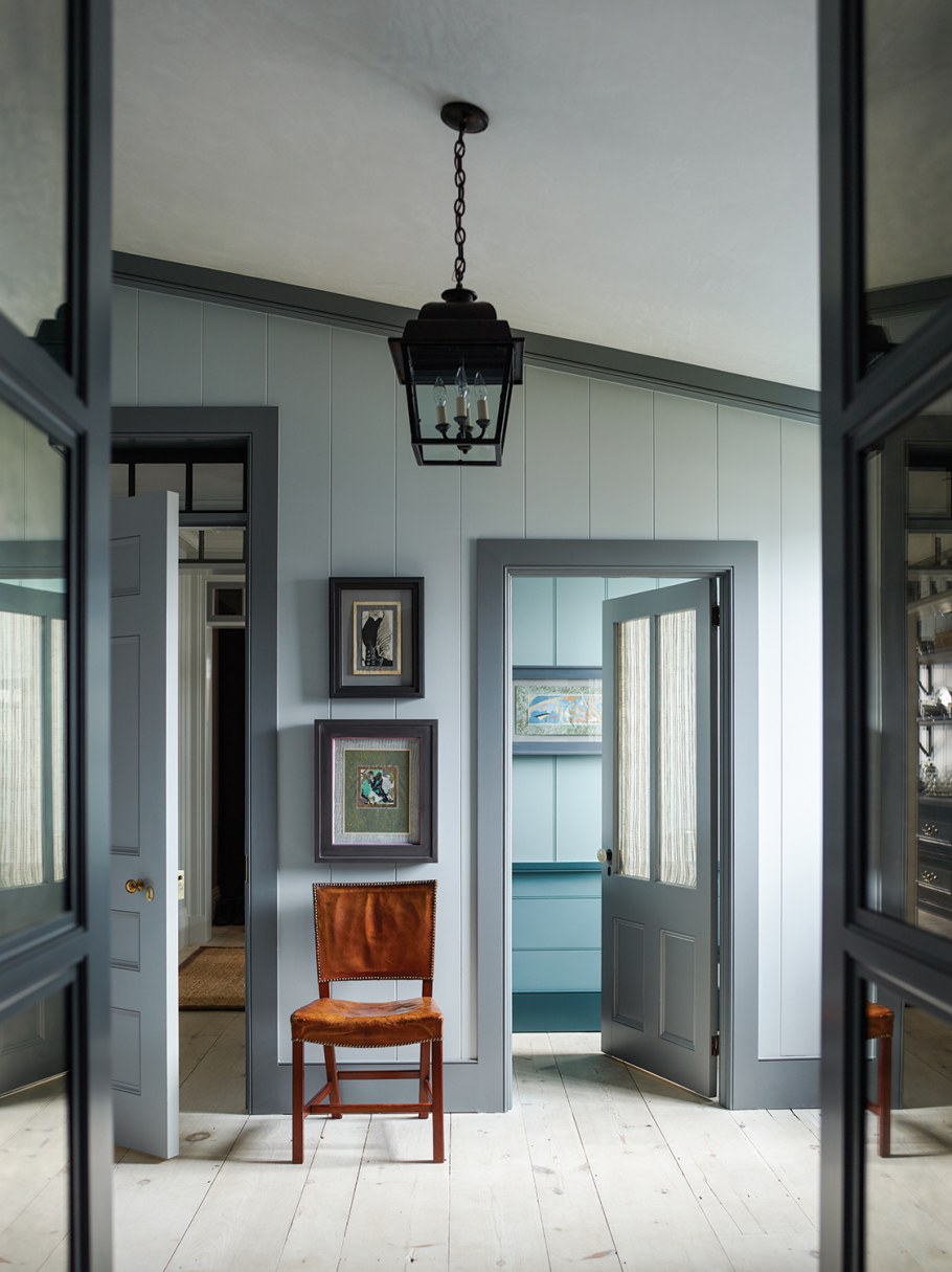 Дом в серых тонах внутри