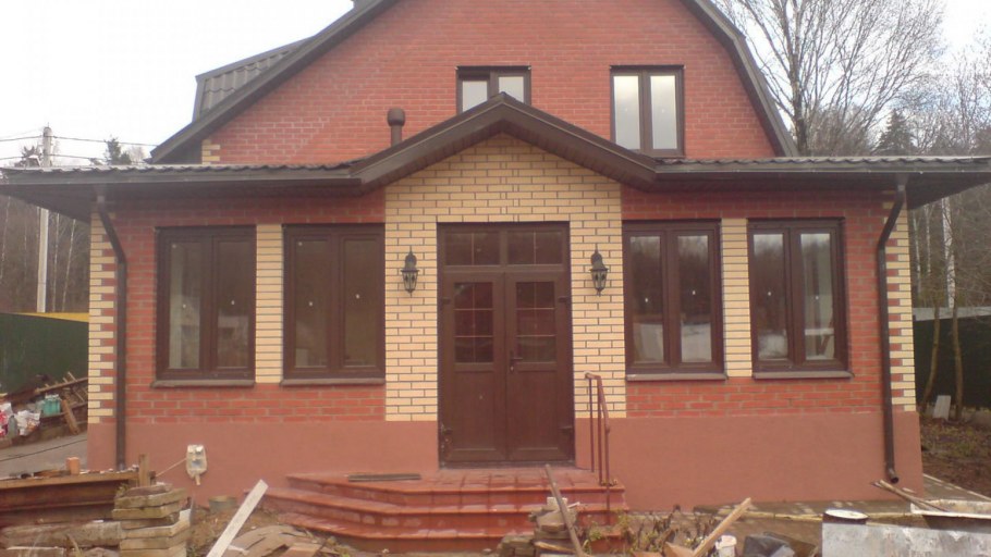 Кирпичная веранда пристроенная к дому