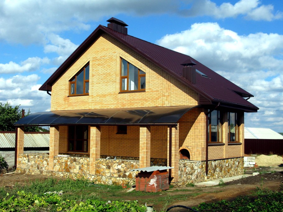 Открытая веранда из кирпича