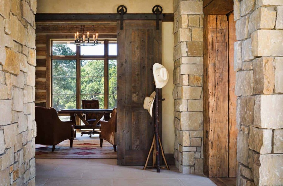 Рустикальный стиль двери