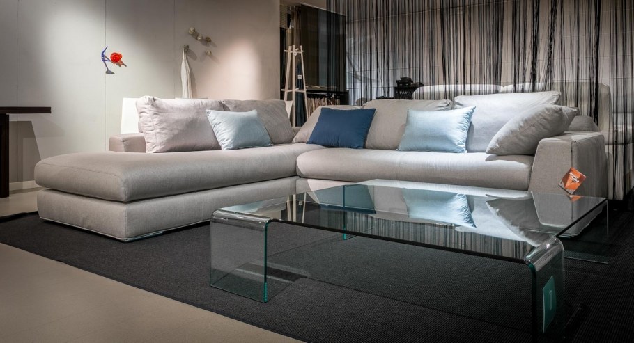 Диван угловой Калифорния с ножками-кубышками