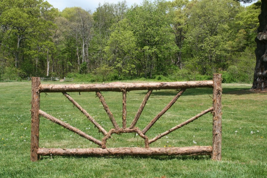 Как выглядит забор из пиломатериалов через 5 лет