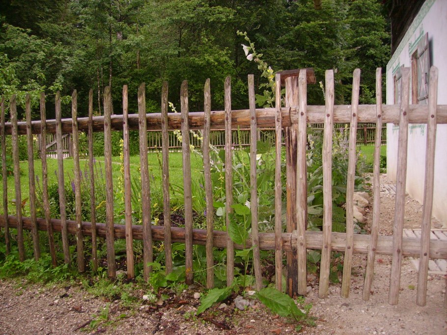 Забор вокруг ранчо