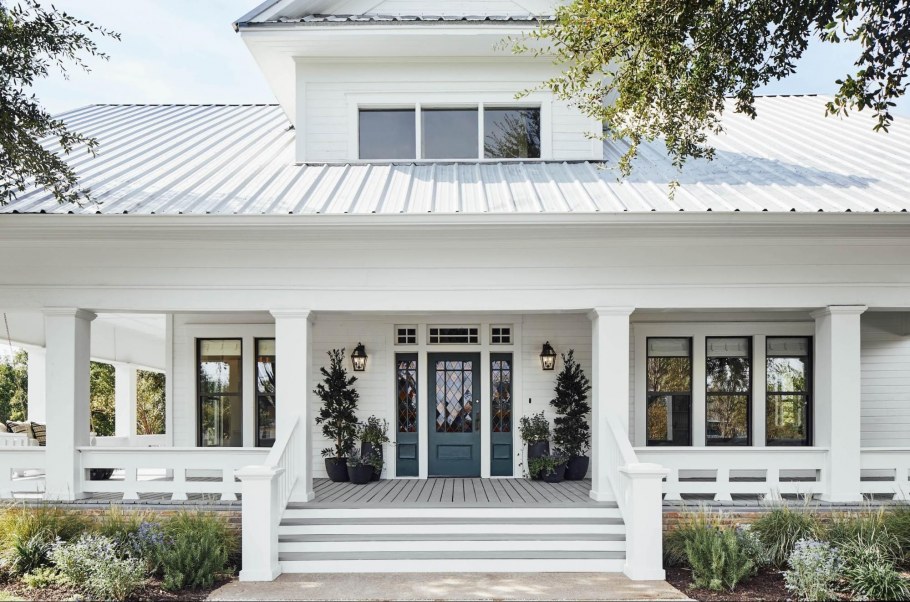 Дом с террасой в американском стиле