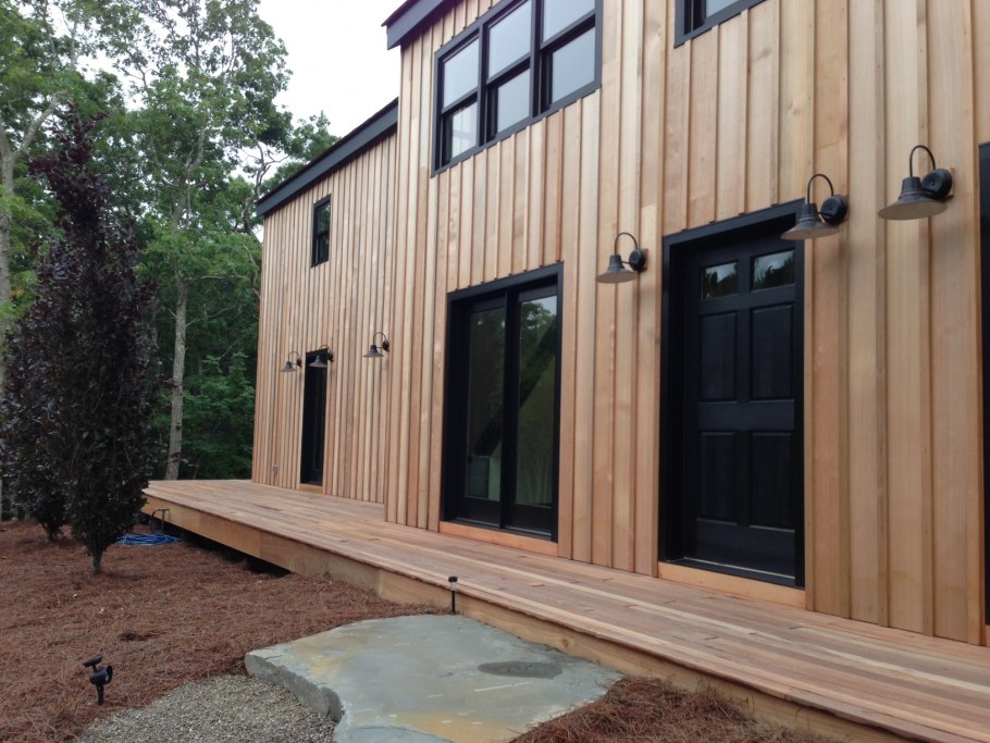 Дом обшитый доской