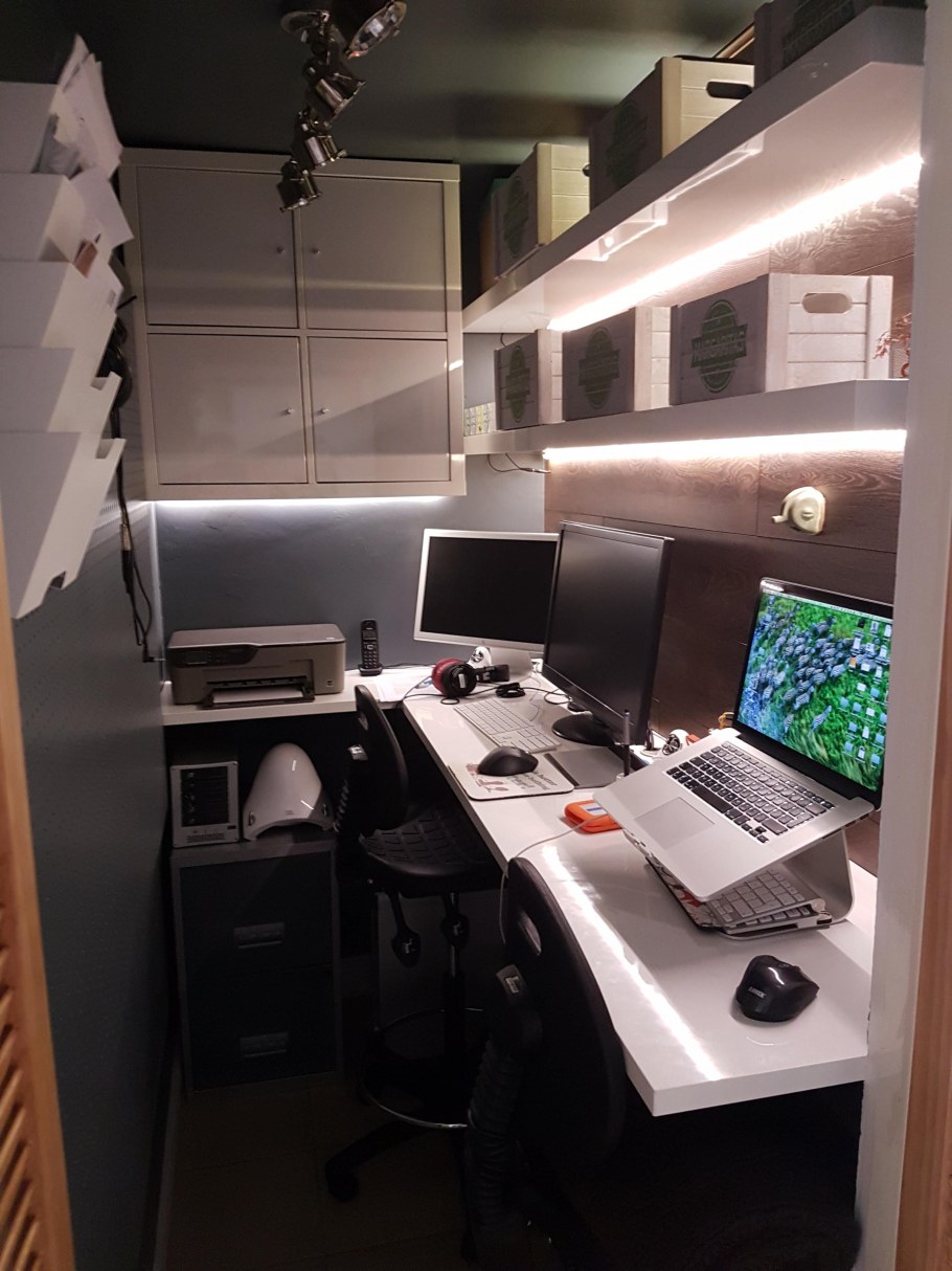 Компьютер в кладовке