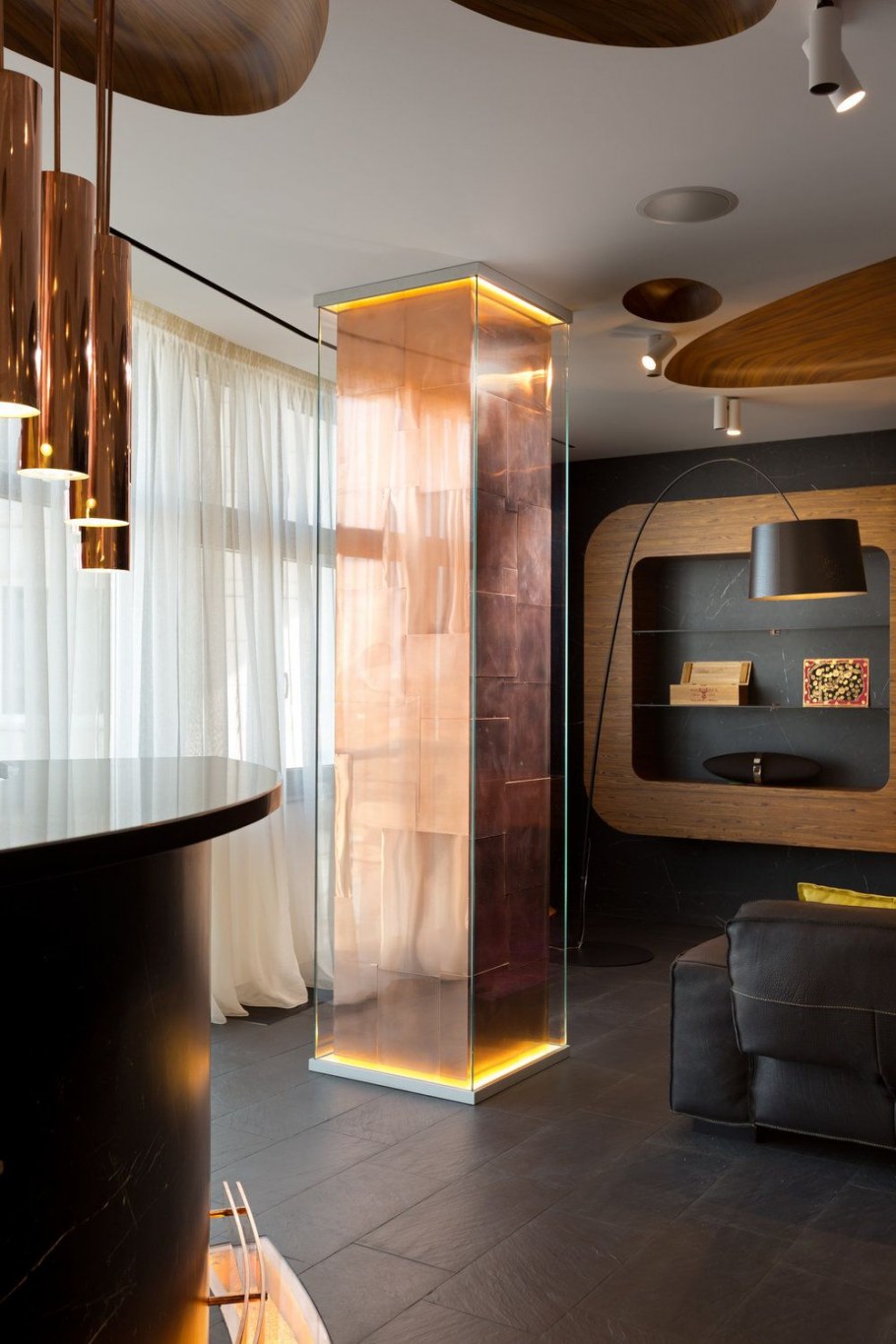 Необычные колонны в интерьере