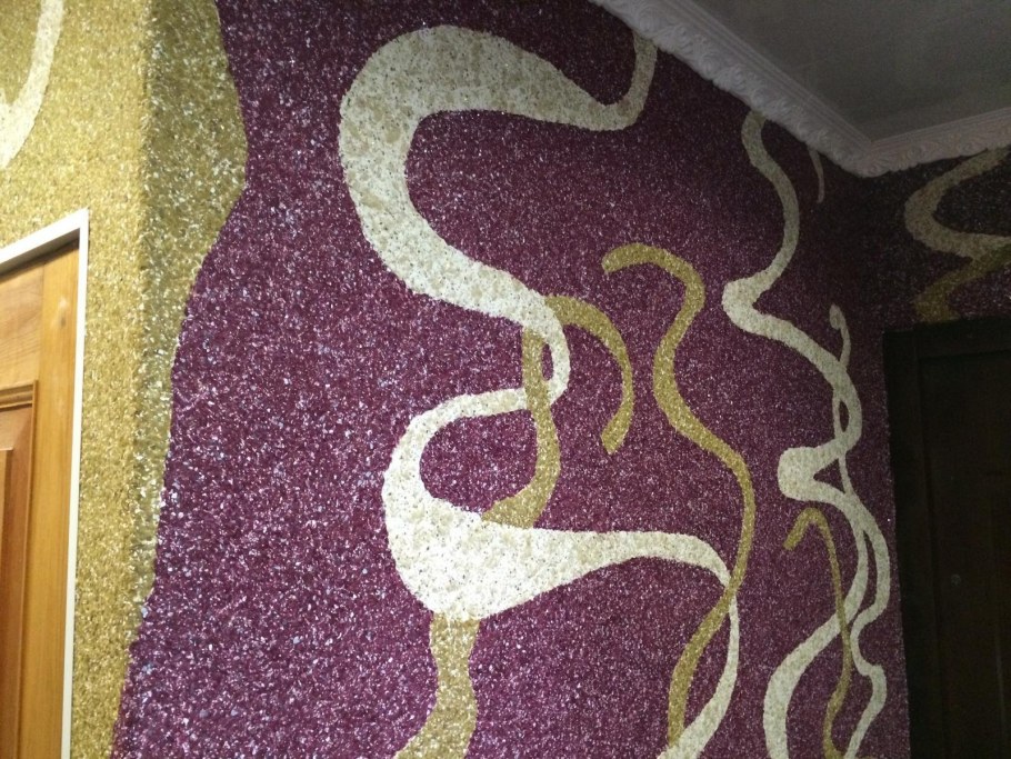 Украшение стен жидкими обоями