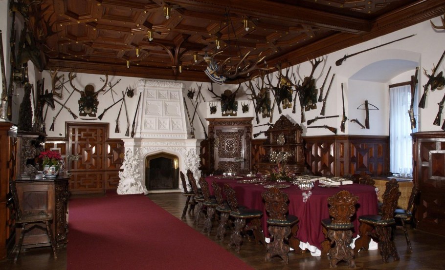 Средневековый чешский замок Глубока-над-Влтавой внутри