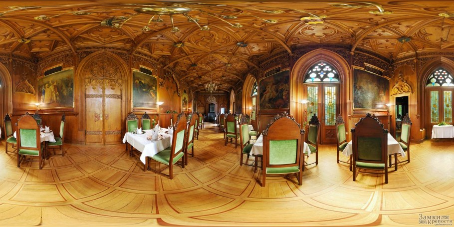 Средневековый обеденный зал