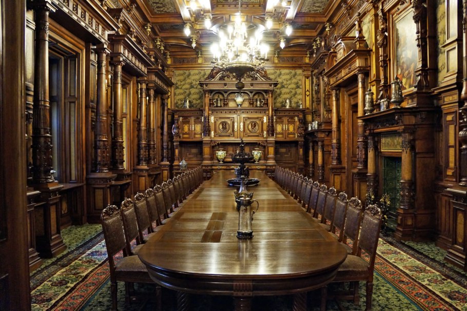 Замок Пелеш в Румынии интерьер