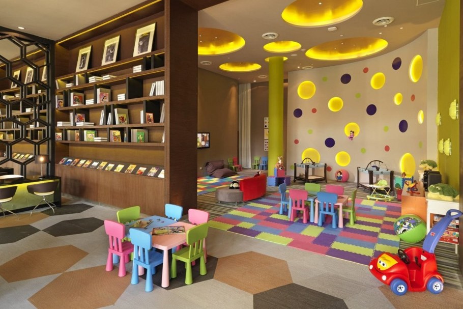 Газон на детской площадке