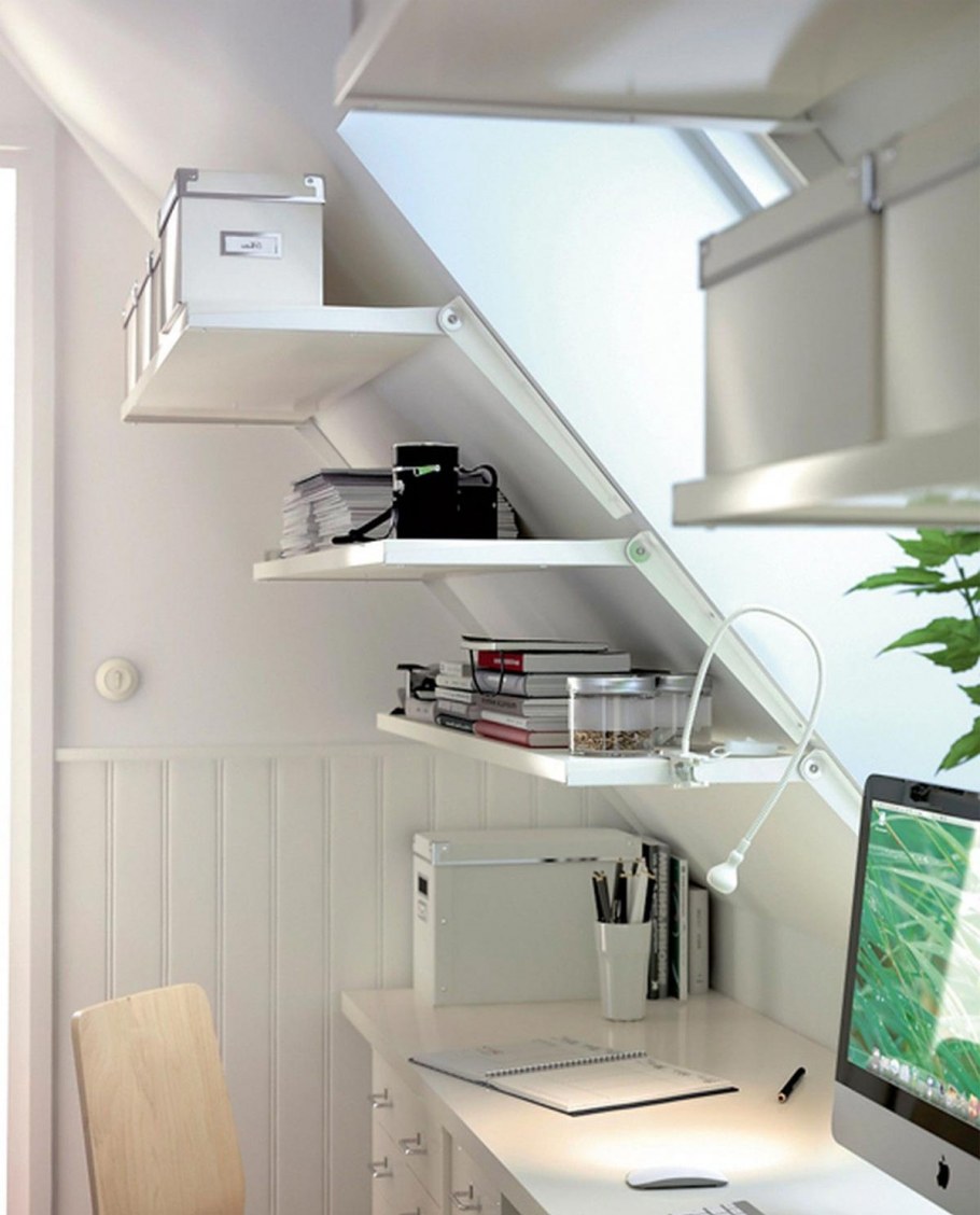 Стеллаж на мансарде