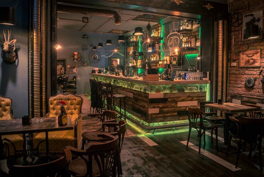 Интерьер ресторана в стиле стимпанк