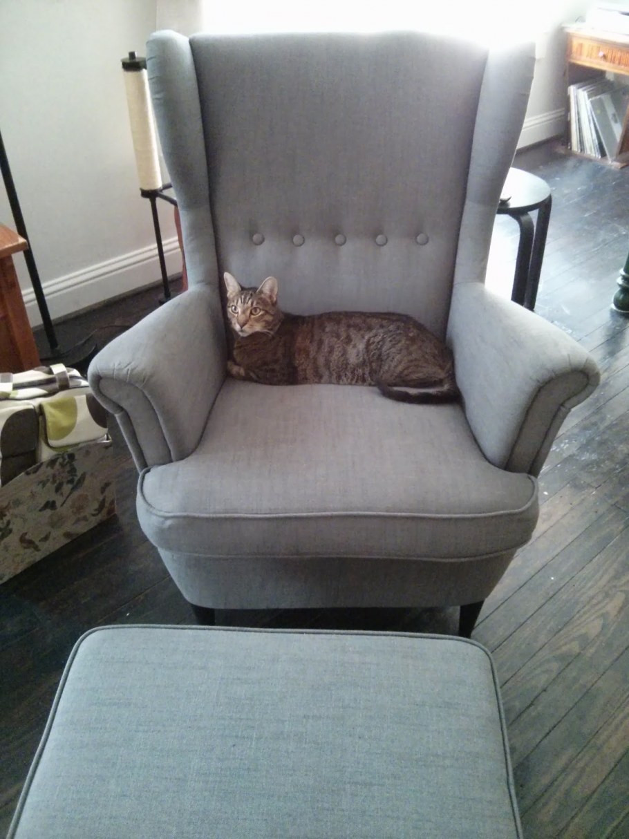 Кресло в спальню