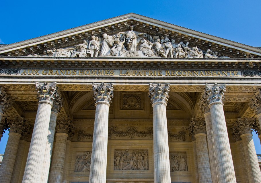 Пантеон в Париже портик