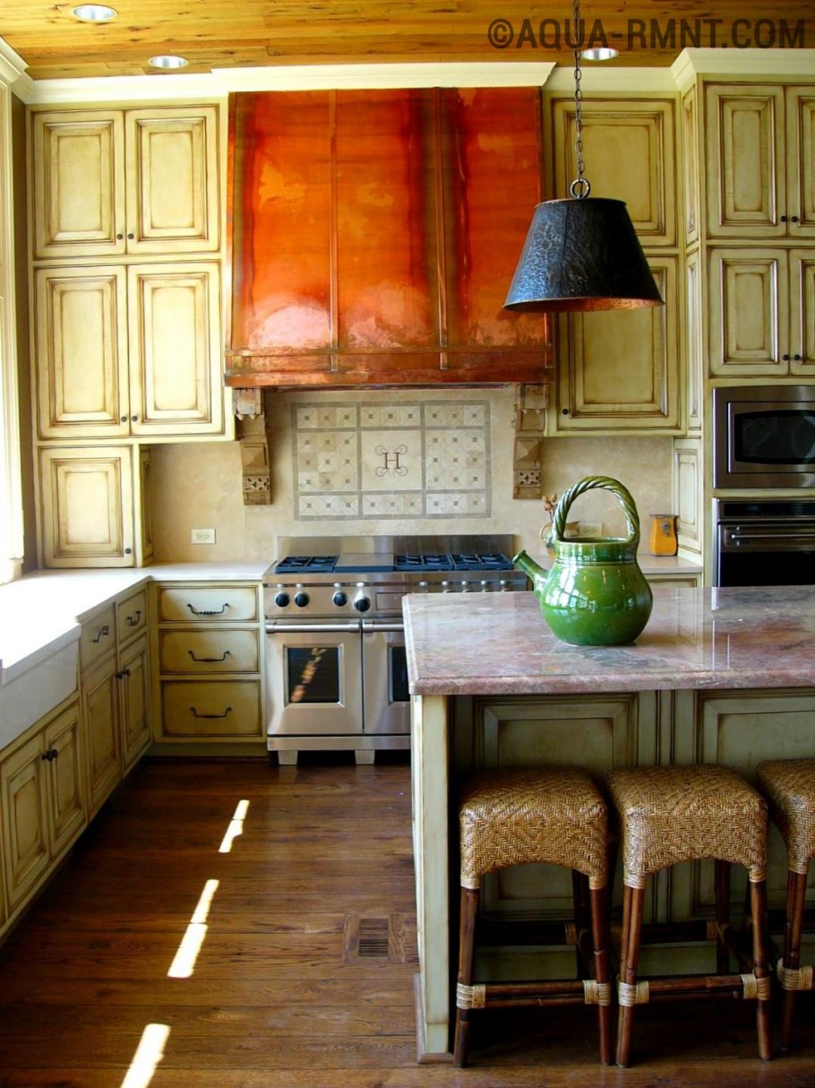 Медь в интерьере современной кухни