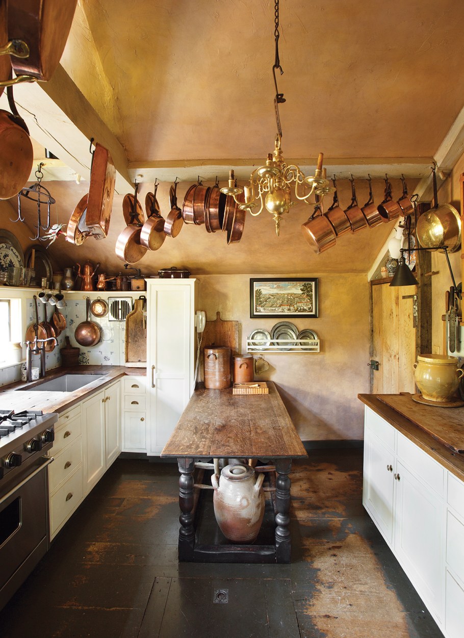 Кухни Деревенские с медной посудой