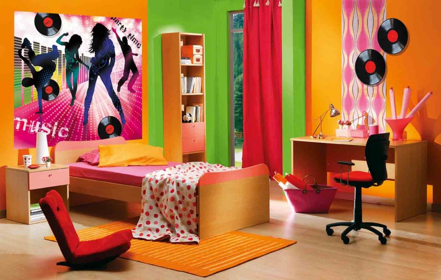 Разрисованные стены в комнате