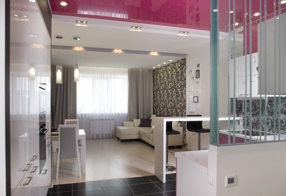 Потолок в квартире студии