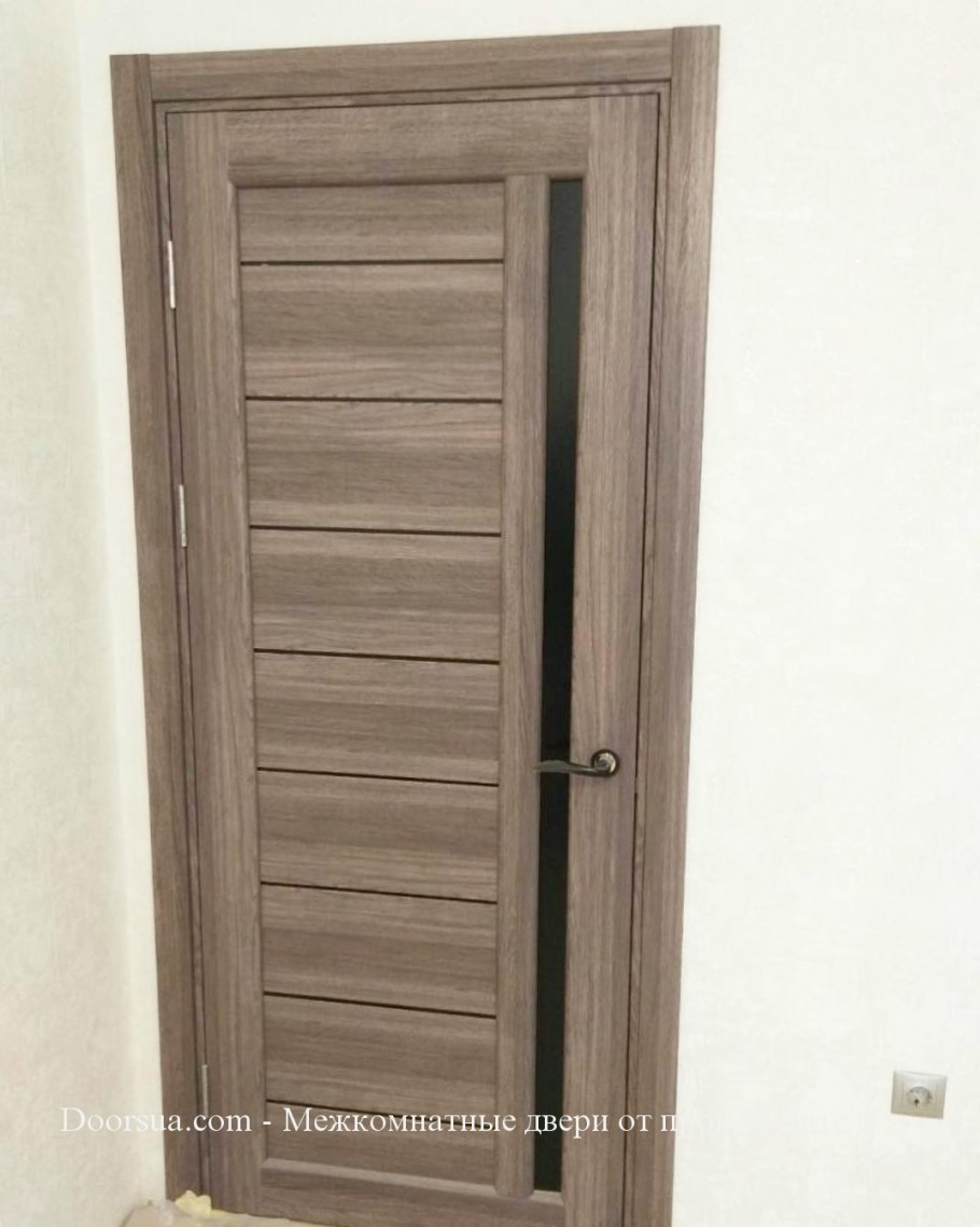 Серые двери