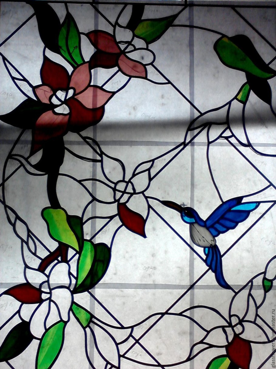 Интерьер кафе с витражом