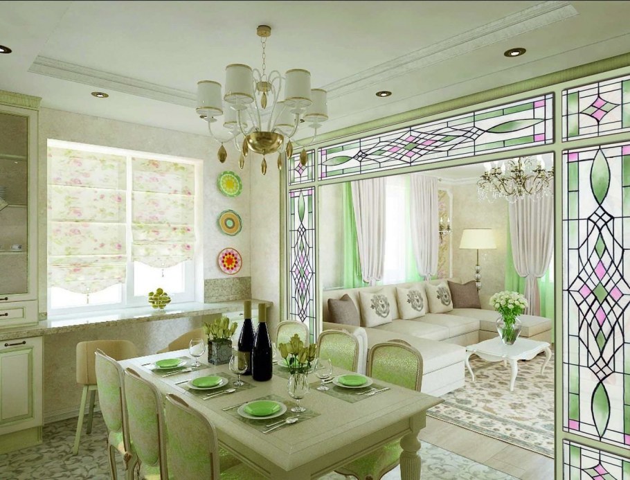 Кухня гостиная с витражными окнами