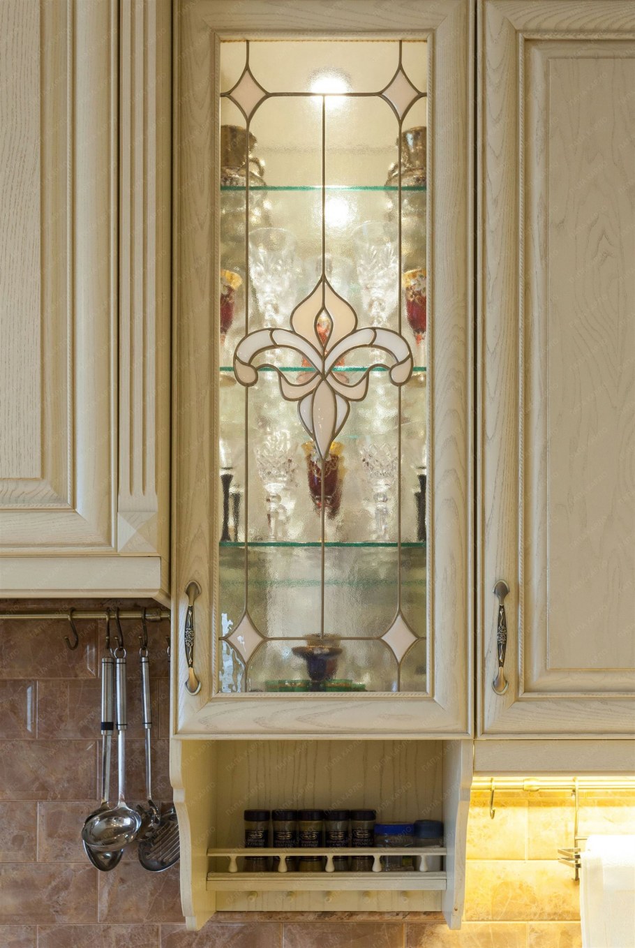 Витраж для кухни классика