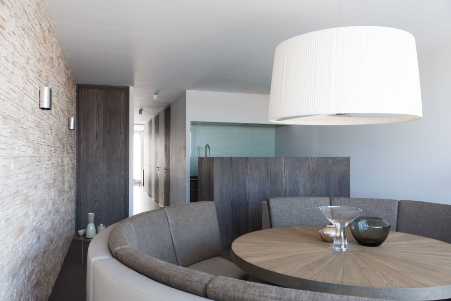 Комната с круглой стеной