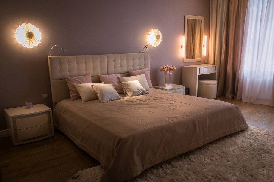 Розовый интерьер