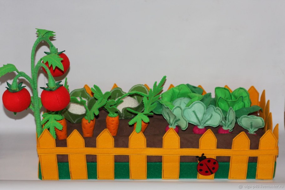 Домик для огорода на окне