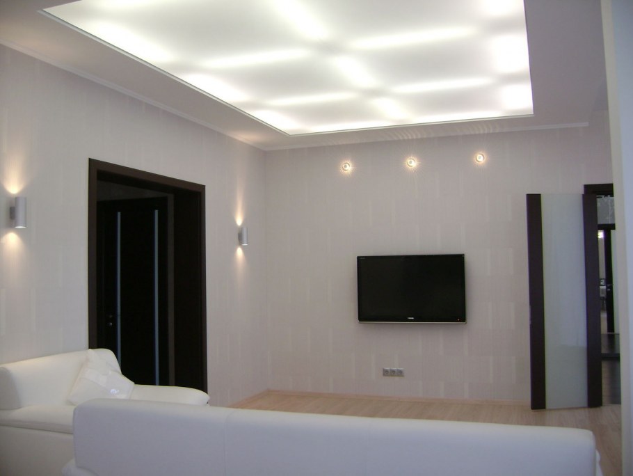 Натяжной потолок со светодиодной подсветкой