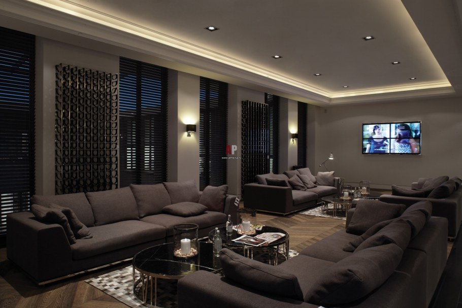 Парящий натяжной потолок с подсветкой