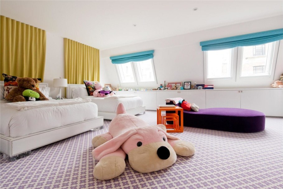 Огромная детская спальня