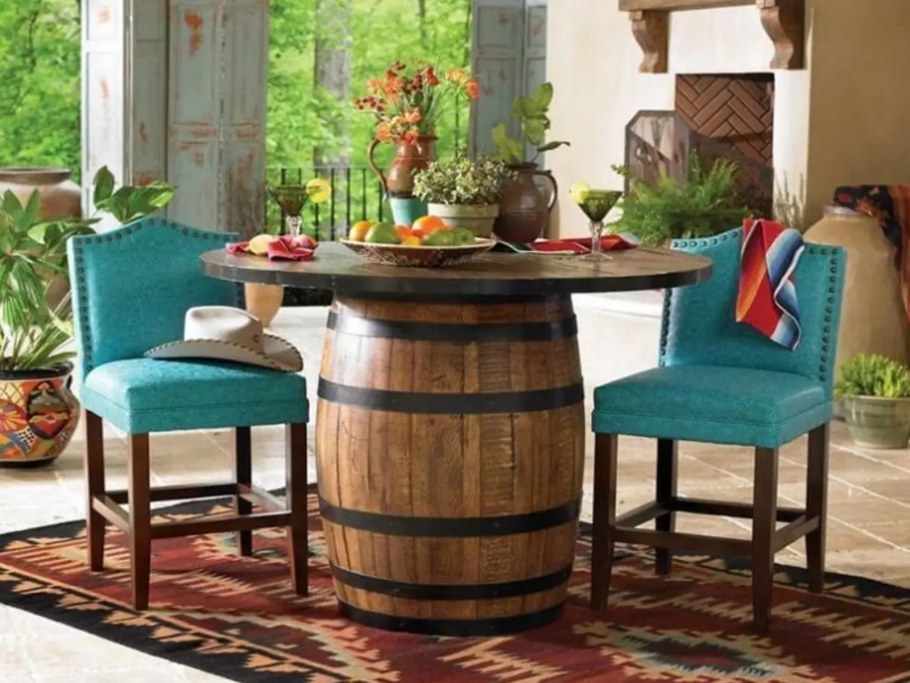 Декор из старой деревянной бочки